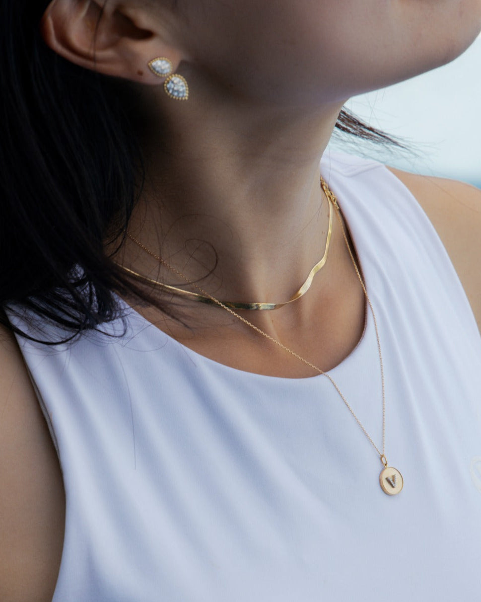 Brush-style Diamond Alphabet Necklace (Round-shpaed)