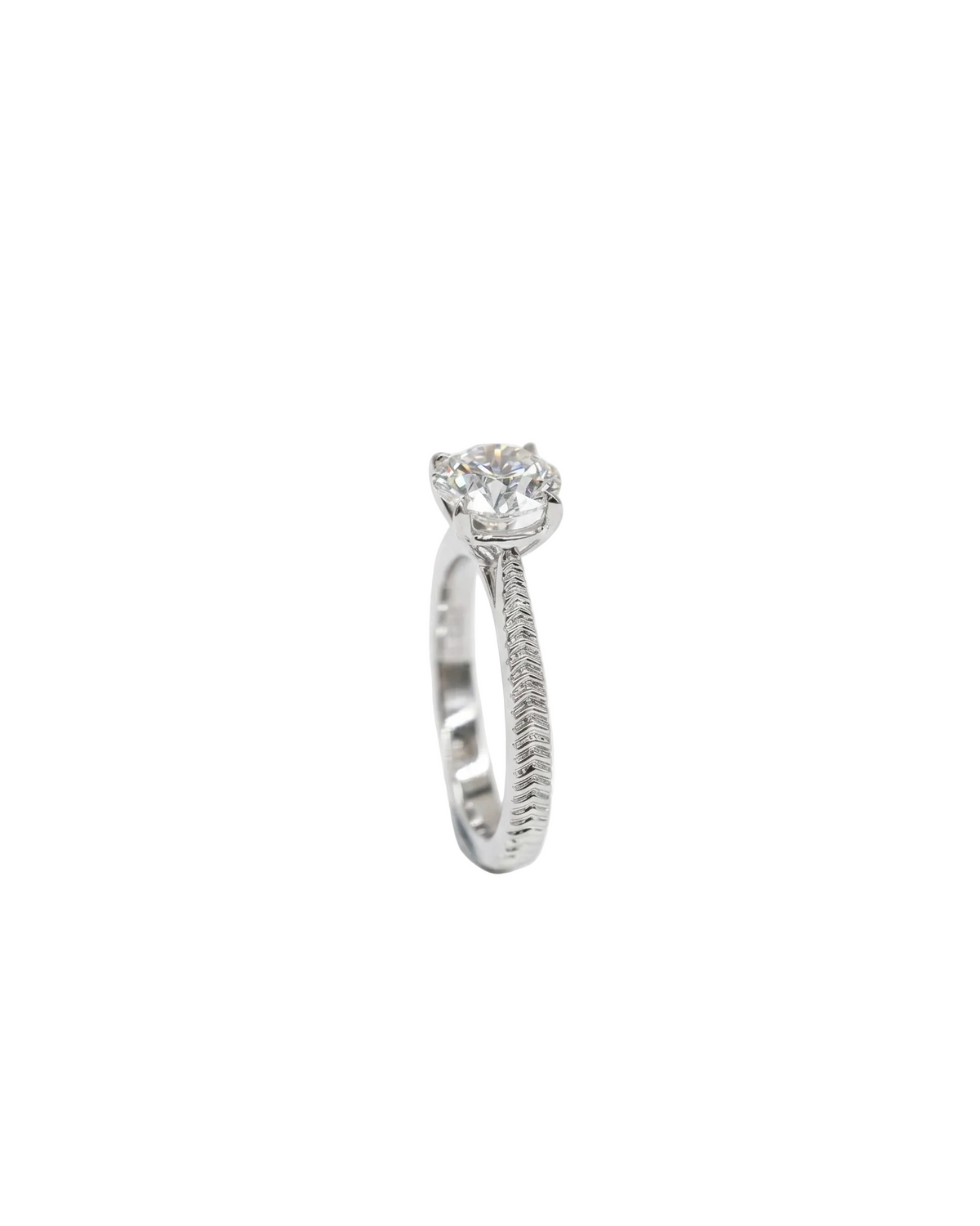 Round-Shaped Engagement Diamond Ring