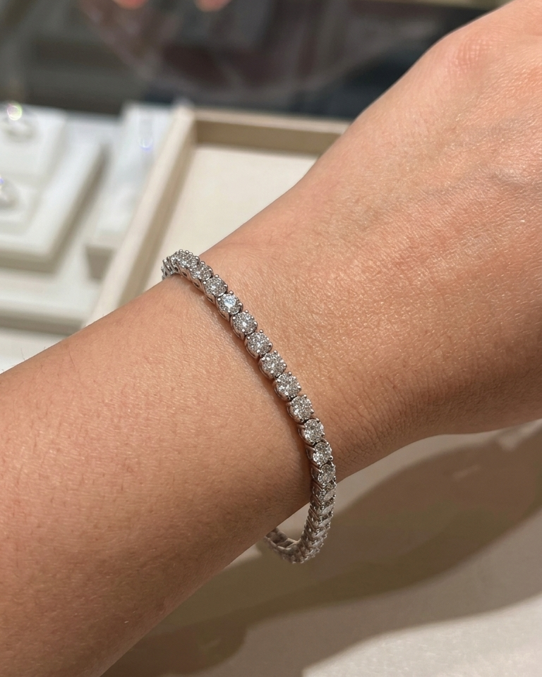 10 Pointers Round Cut Diamond Tennis Bracelet