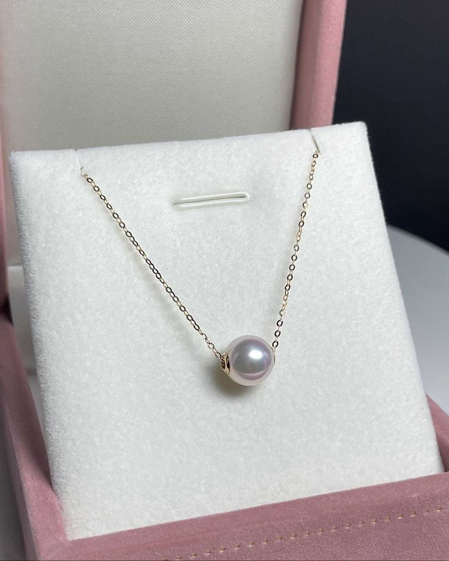 Slide Pearl Necklace