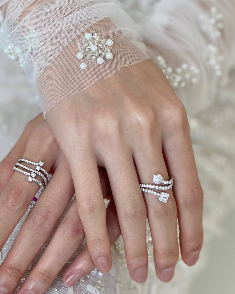 Elegant 3 Waves Diamond Ring