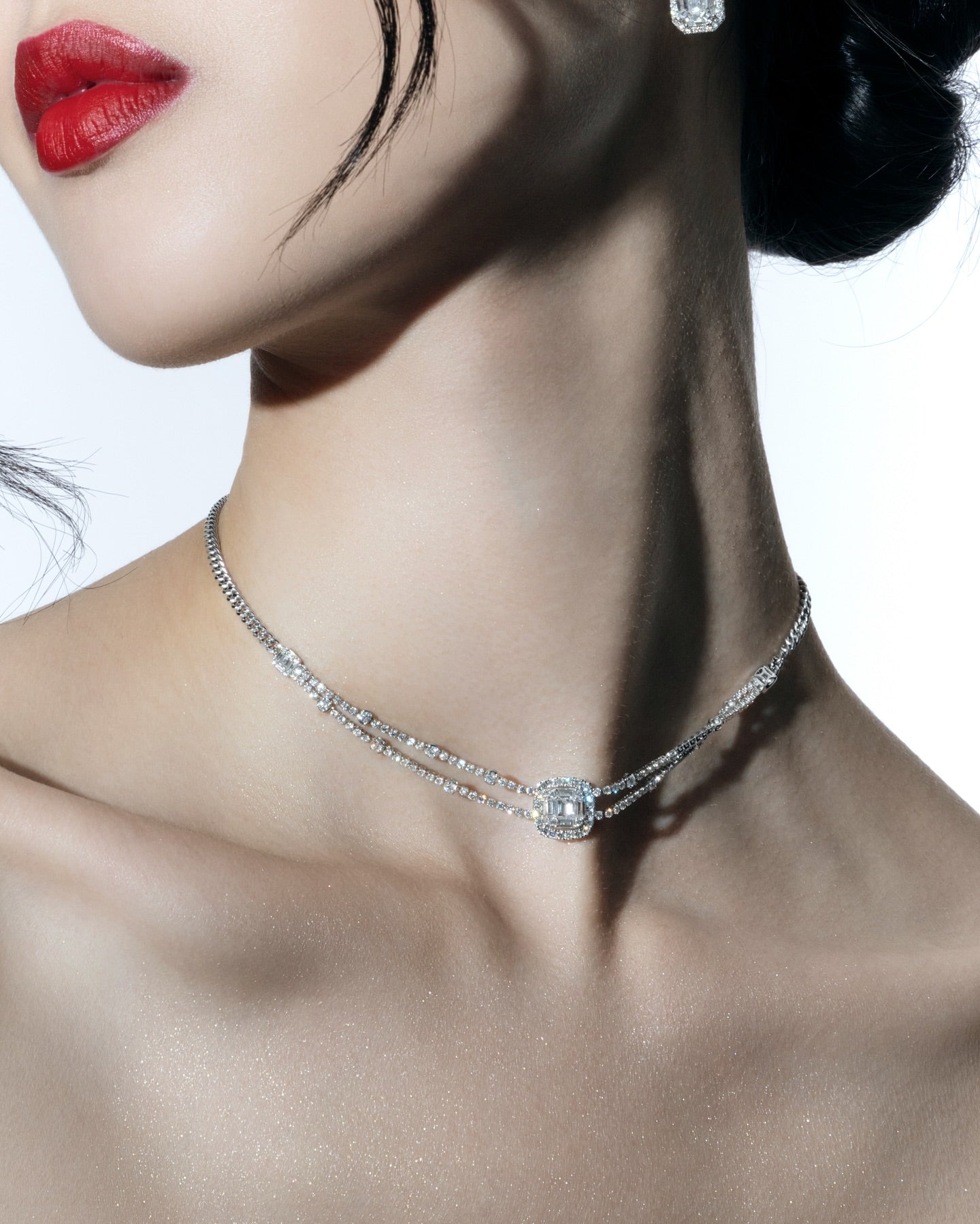 Illusion Emerald-cut Diamond Choker