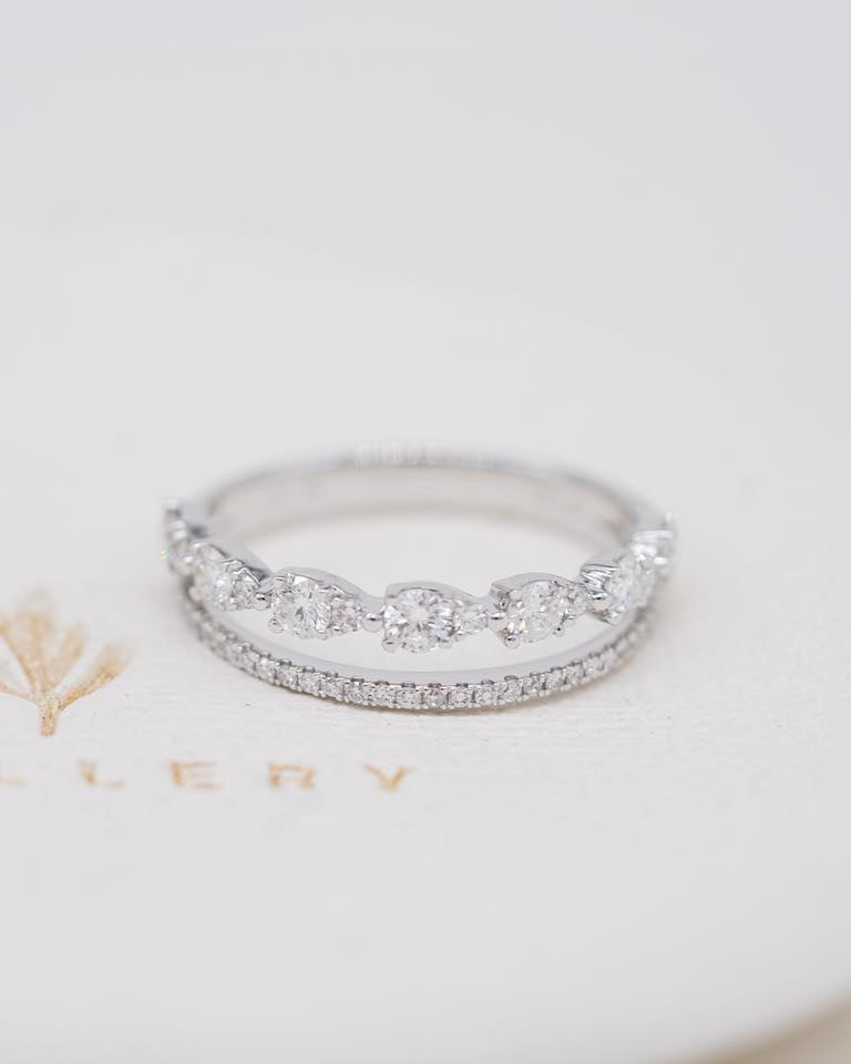 Pear-shaped & Round-shaped Diamond 2-in-1 Ring