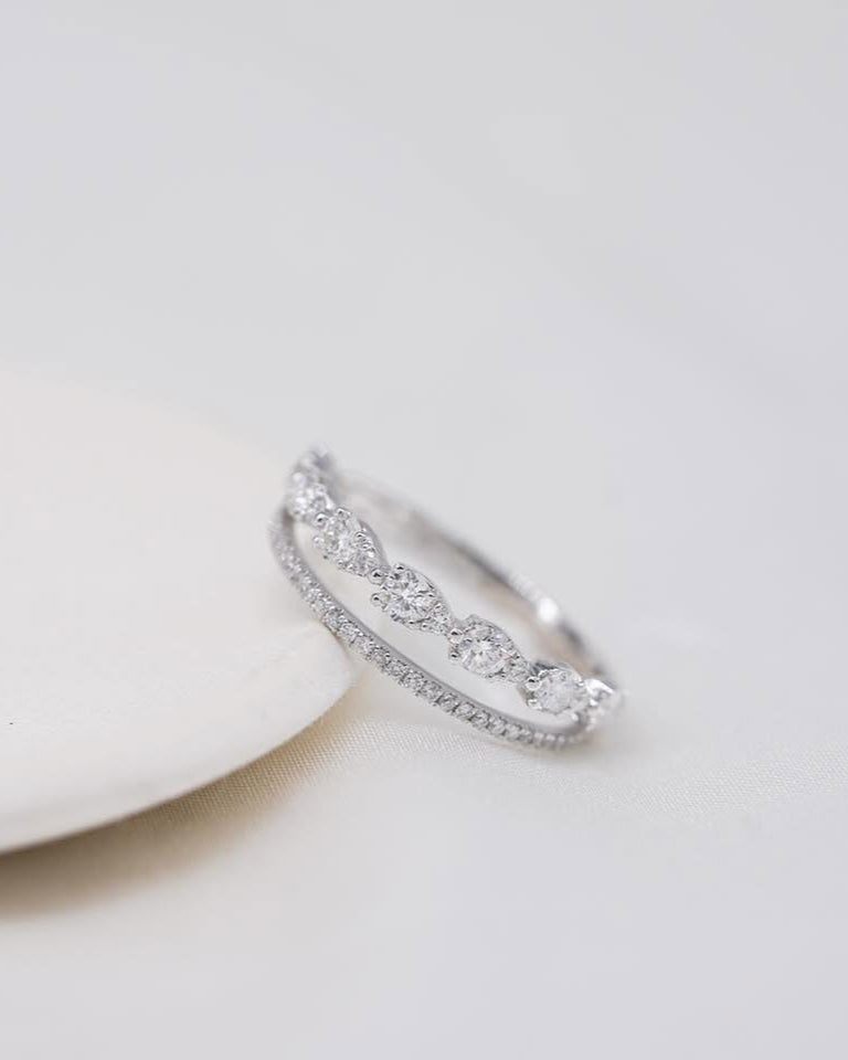 Pear-shaped & Round-shaped Diamond 2-in-1 Ring