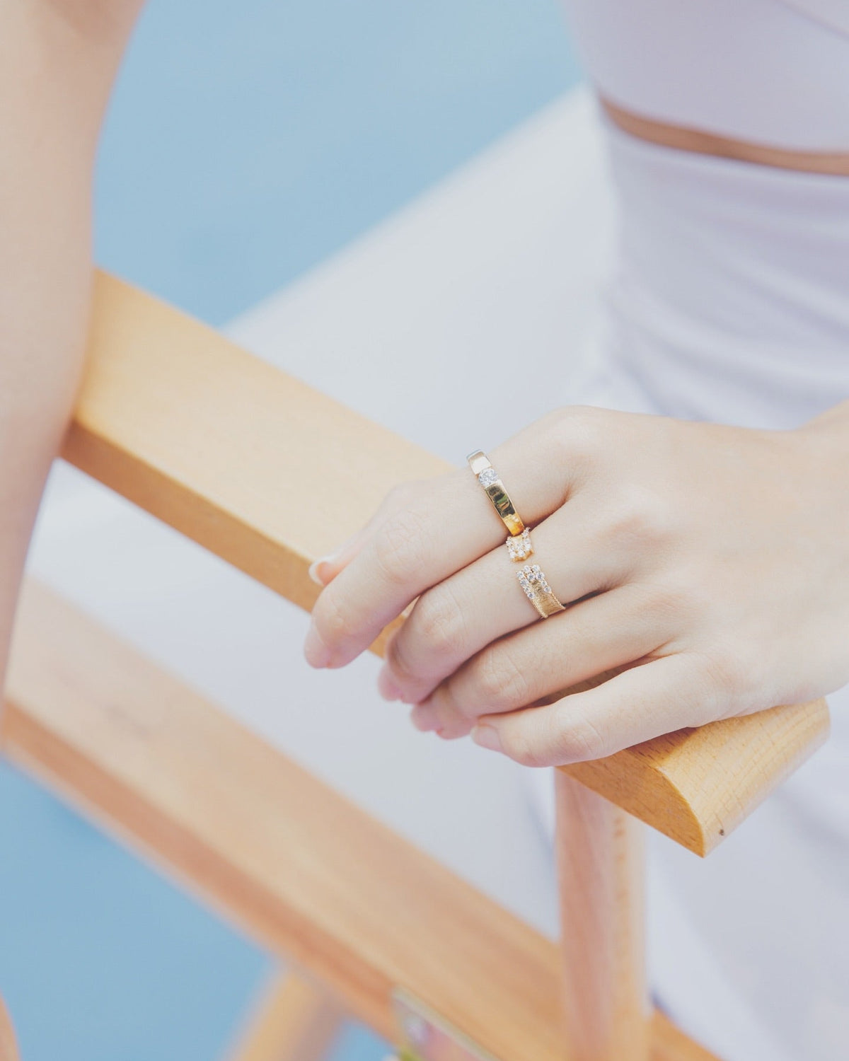 Round Diamond 18K Gold Bold Ring