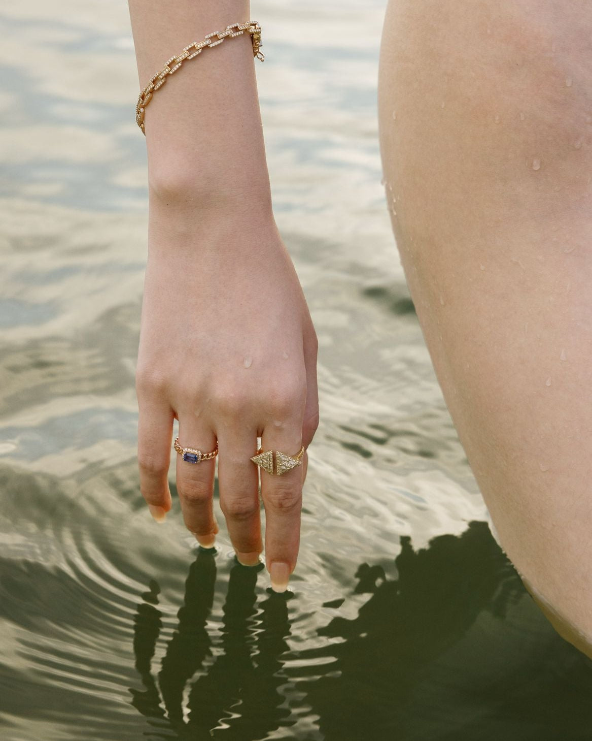 Blue Sapphire and Diamond Chain Link Ring