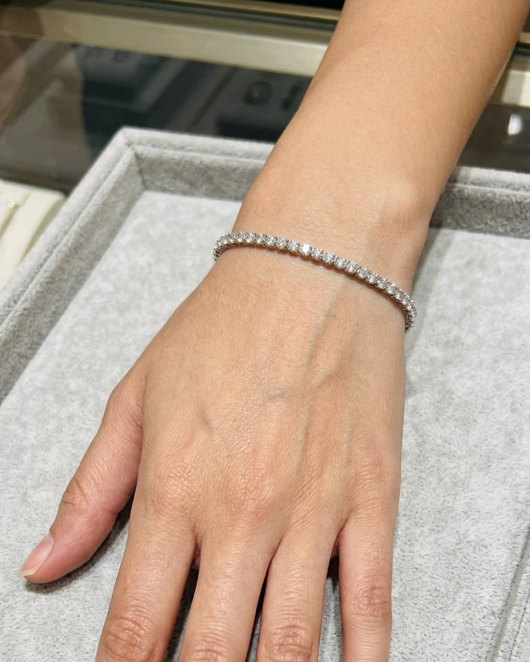 6 Pointers Round Cut Diamond Tennis Bracelet