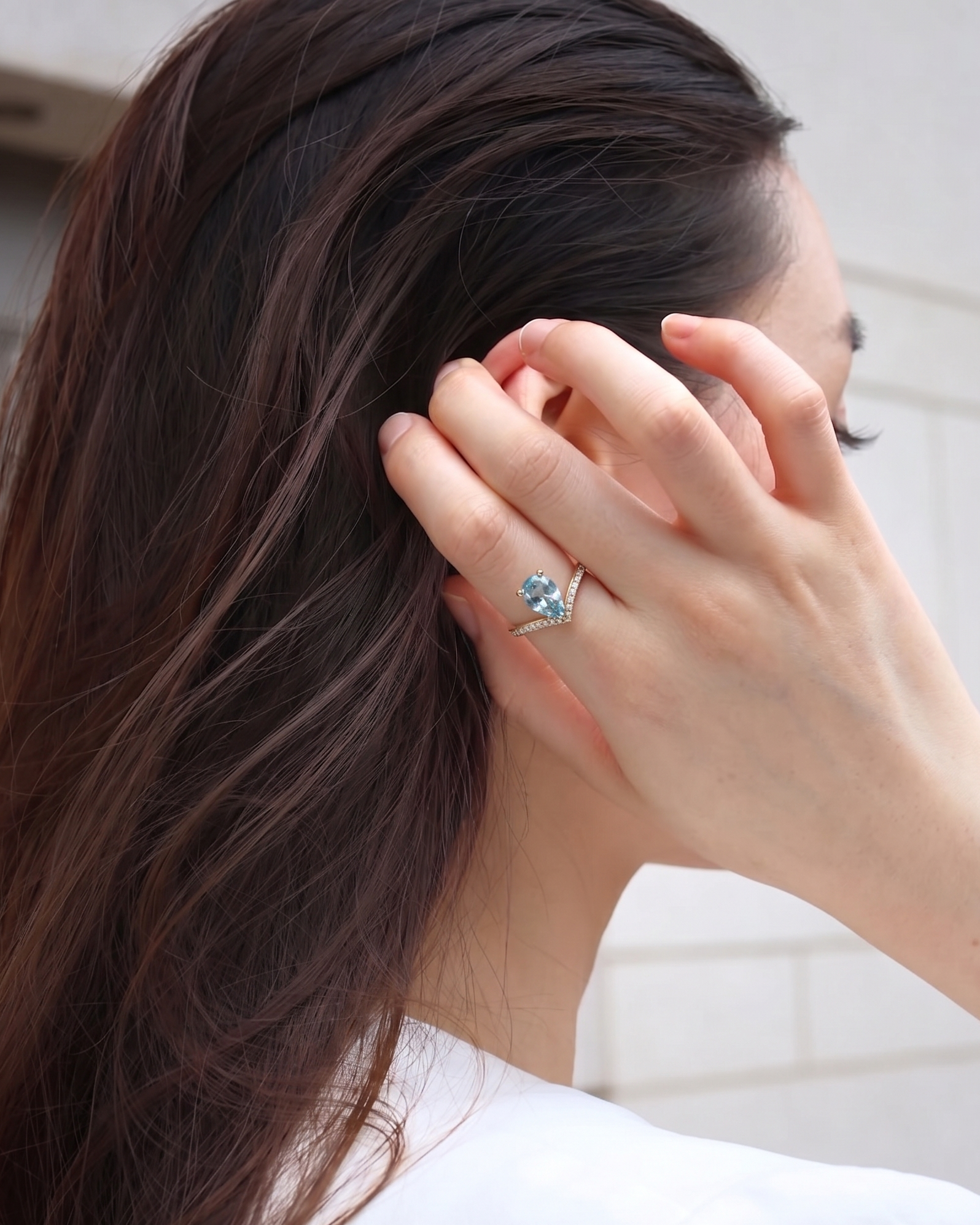 Pear Aquamarine V-Shape Diamond Ring