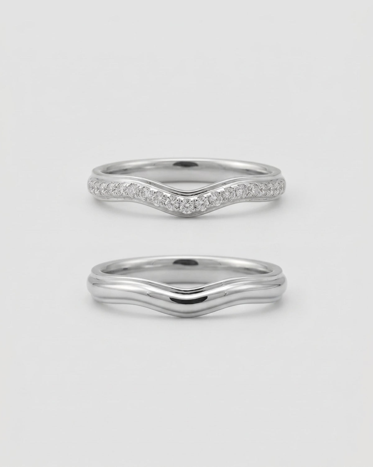 The Aria Wave Wedding Bands