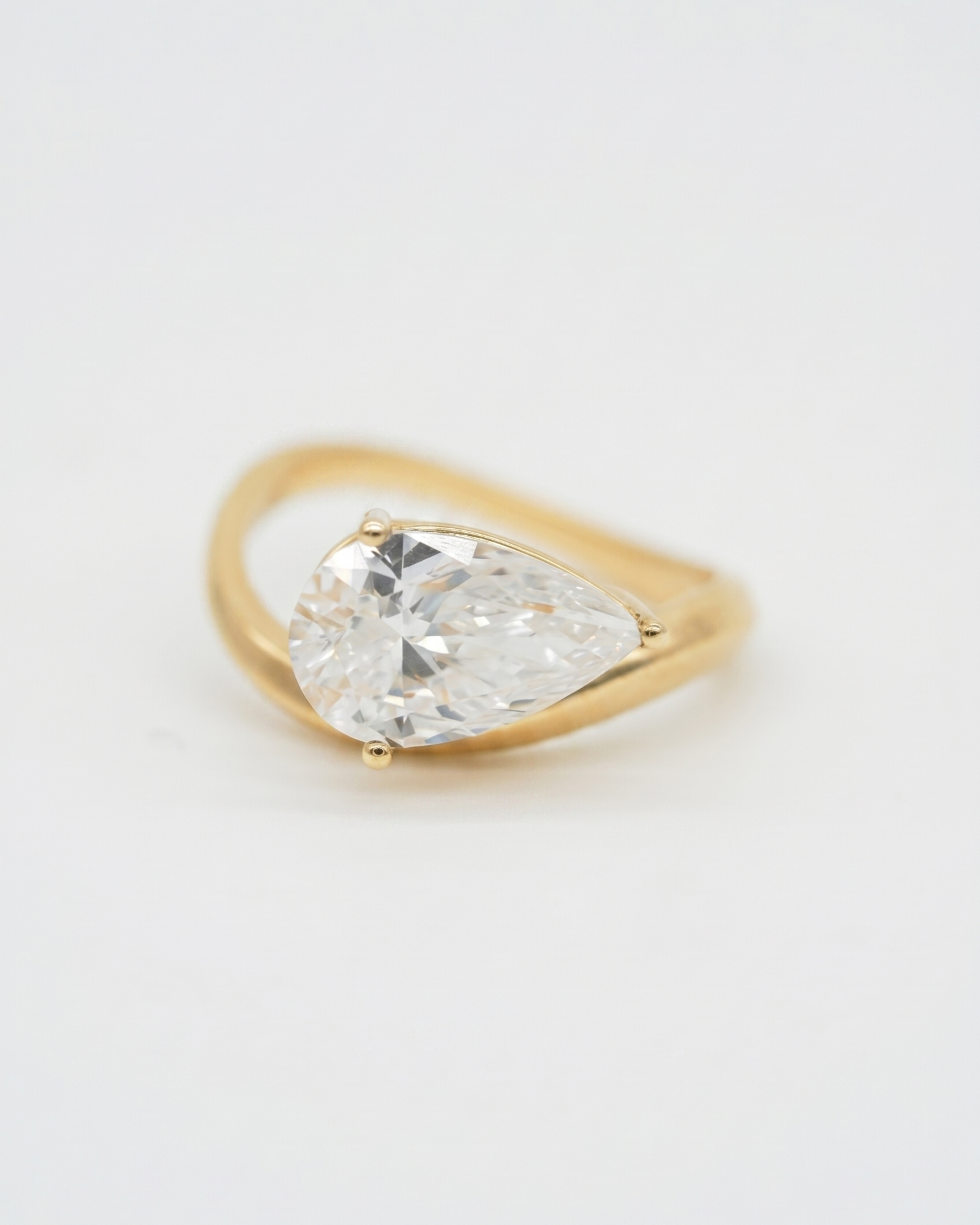 Pear-Shaped Diamond Curvy Bold Ring
