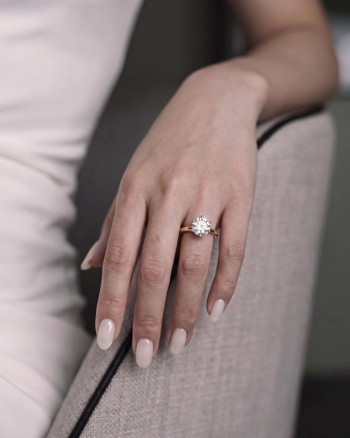 Round-Shaped Engagement Diamond Ring