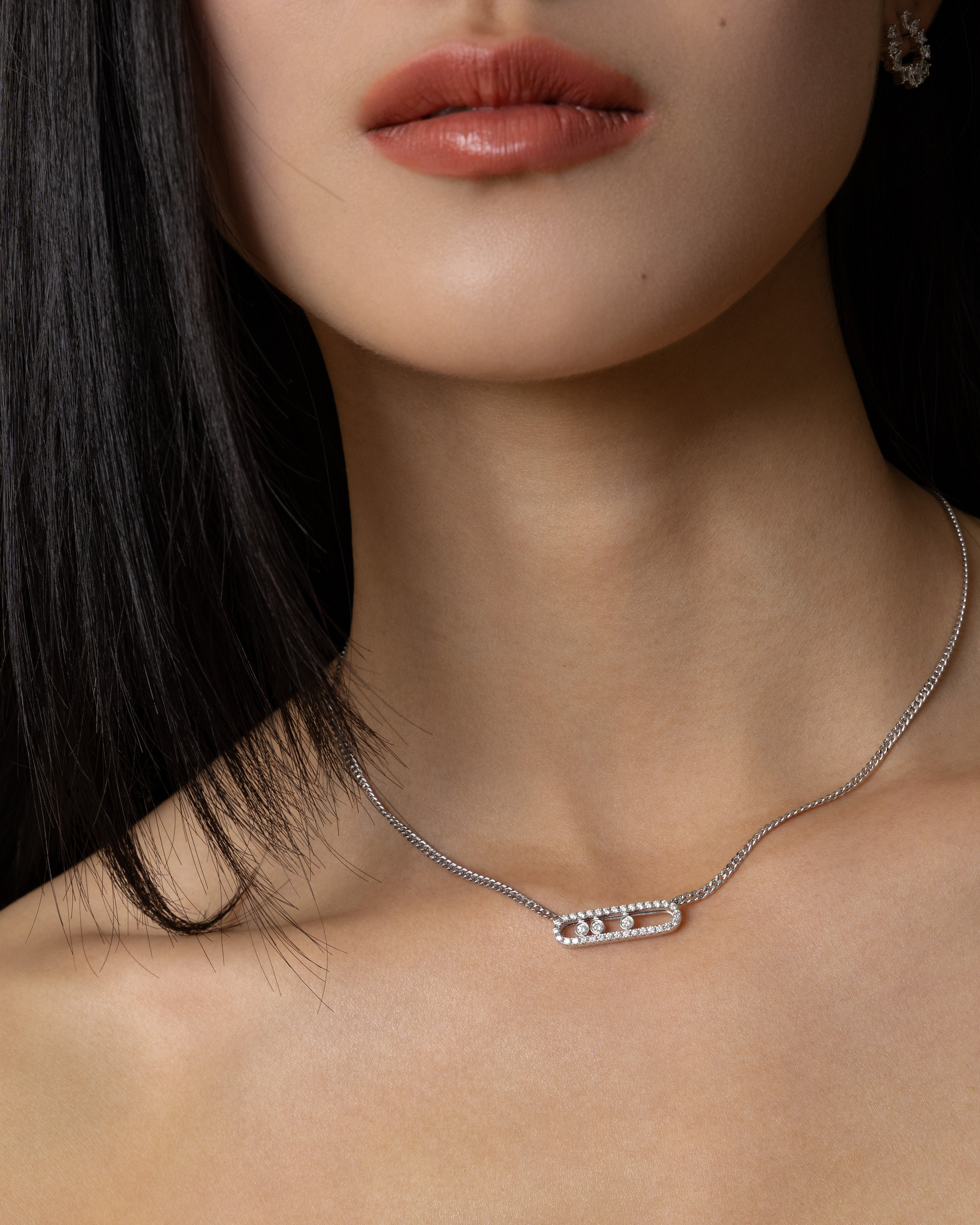 Moving Diamond Necklace