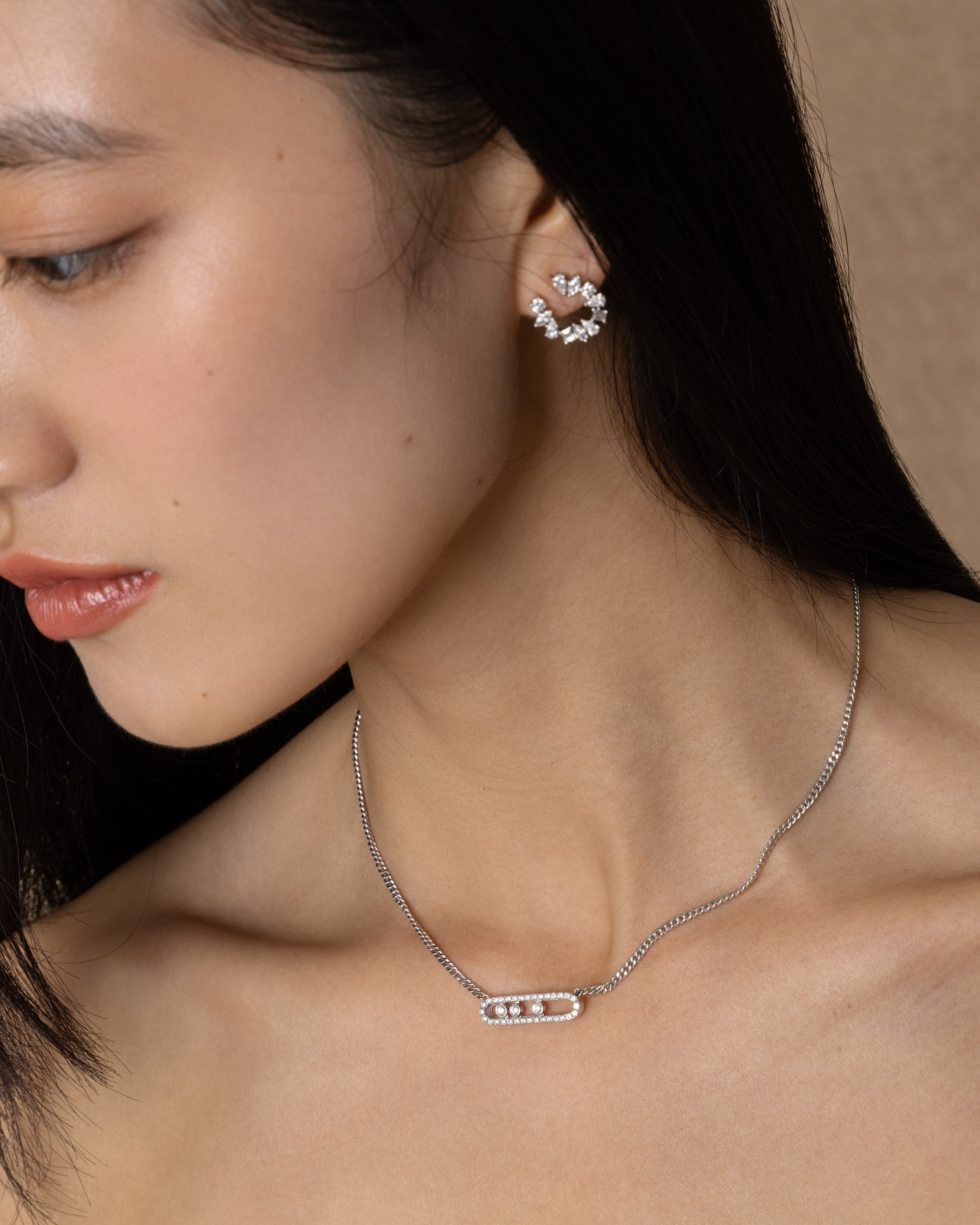 Moving Diamond Necklace